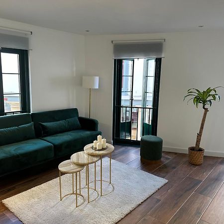 Apartamentos Urbanin I Plaza Ayuntamiento 쿠딜레로 외부 사진